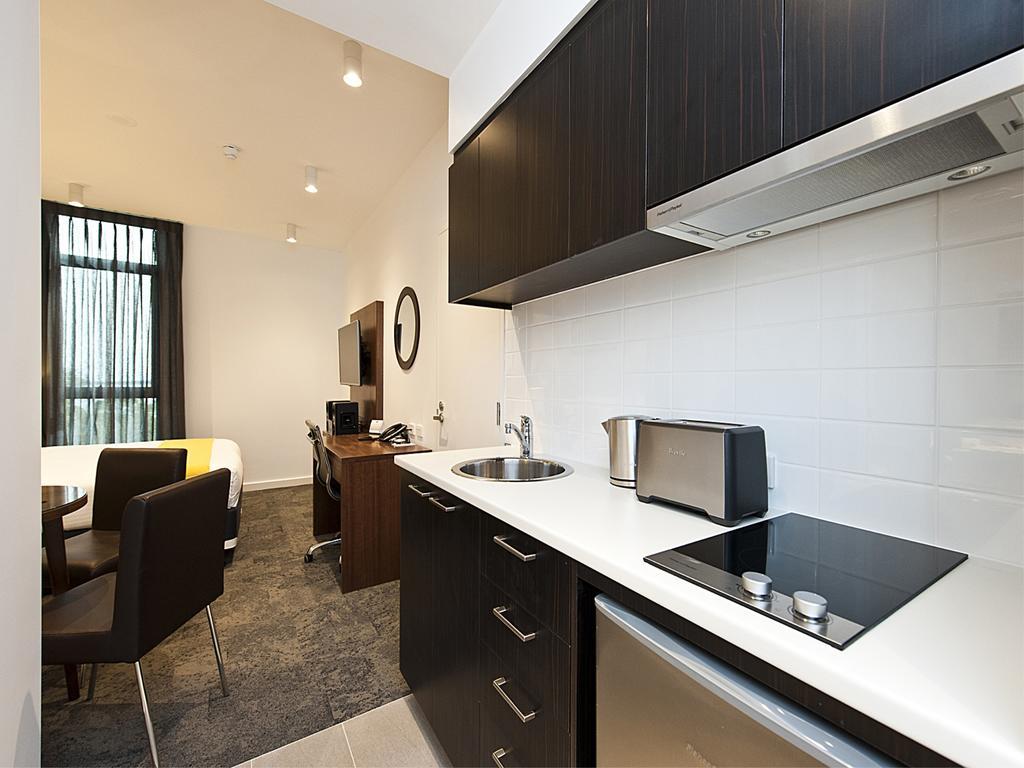 เควสต์ ร็อคกิ้งแฮม Aparthotel ร็อคกิงแฮม ภายนอก รูปภาพ